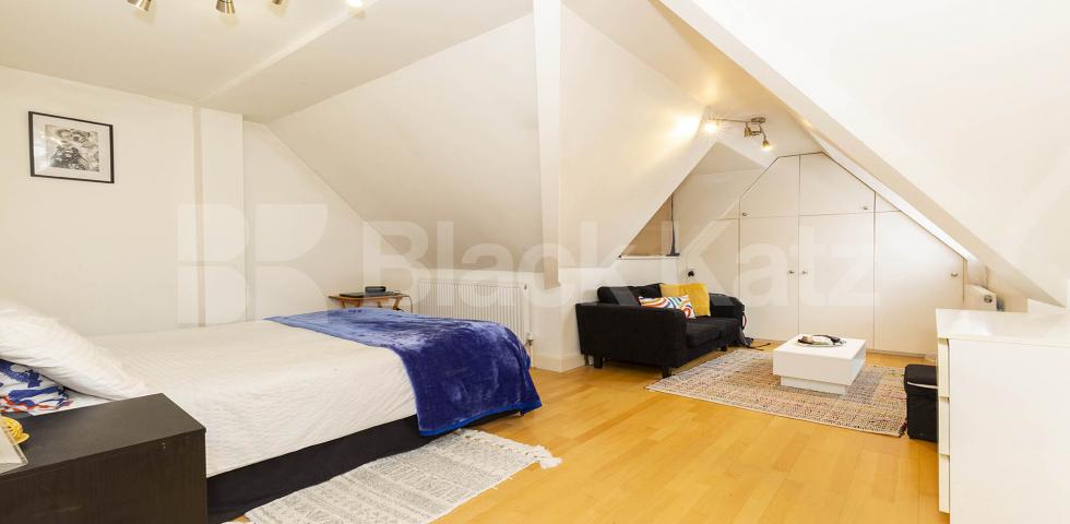 Superb modern studio located in the heart of Camden mins to Regents Park. Camden Road, Camden